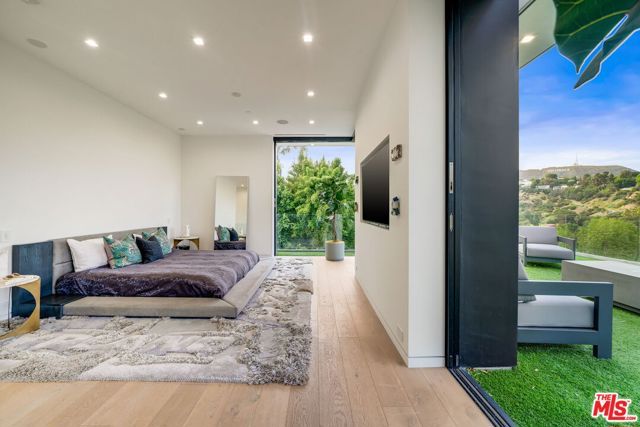 2419 El Contento Drive, Los Angeles, CA 90068