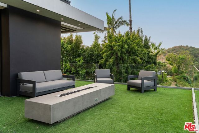 2419 El Contento Drive, Los Angeles, CA 90068