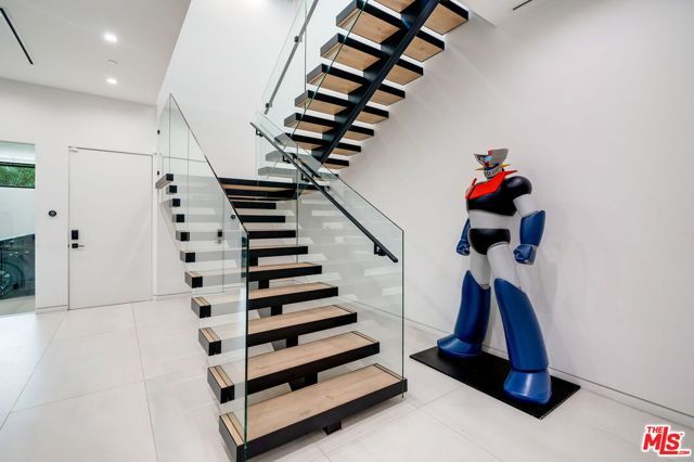 2419 El Contento Drive, Los Angeles, CA 90068