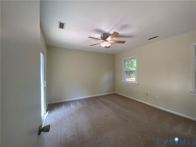 5700 Linda Rd, Sandston, VA 23150