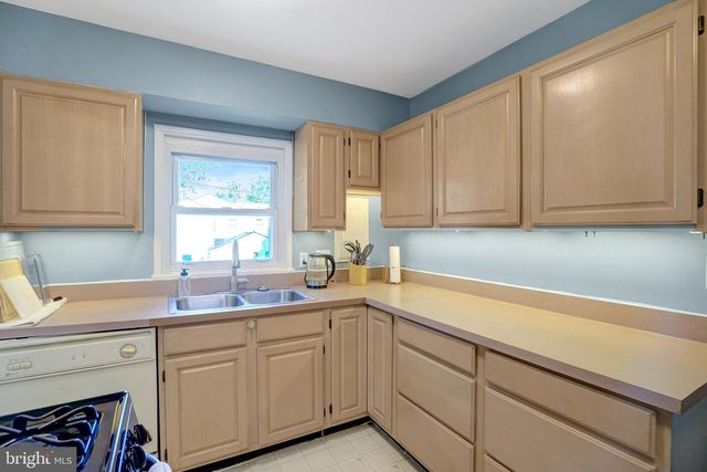 1404 N ROOSEVELT ST N, Arlington, VA 22205