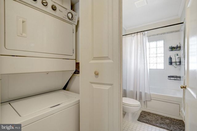 1404 N ROOSEVELT ST N, Arlington, VA 22205