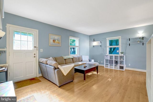 1404 N ROOSEVELT ST N, Arlington, VA 22205