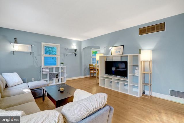 1404 N ROOSEVELT ST N, Arlington, VA 22205