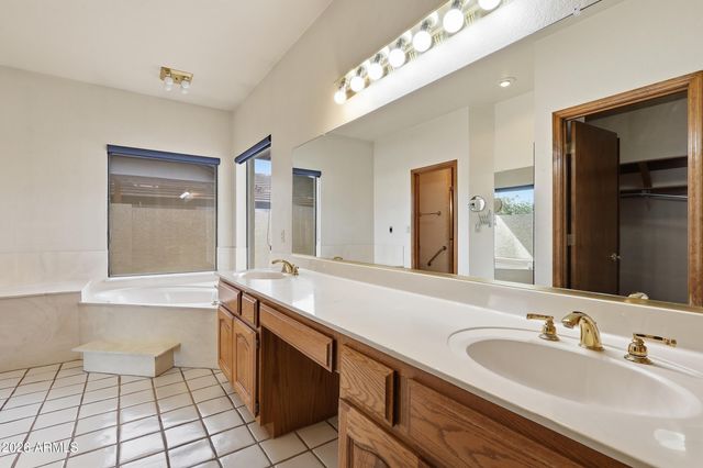 3160 E ENROSE Street, Mesa, AZ 85213