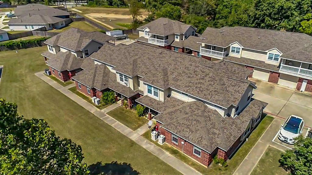 1203 Lovett 1203, Tomball, TX 77375