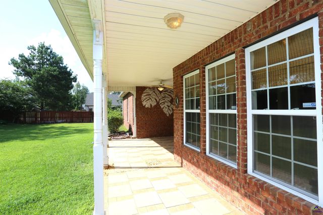 217 Wilsons Creek Bend, Bonaire, GA 31005