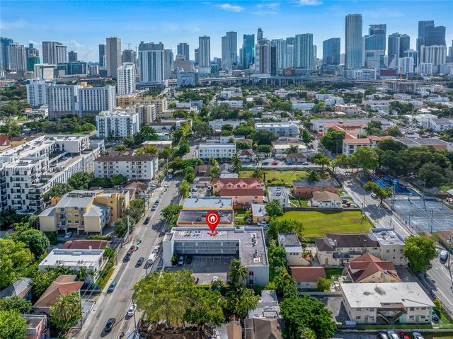 750 SW 2nd St, Miami, FL 33130