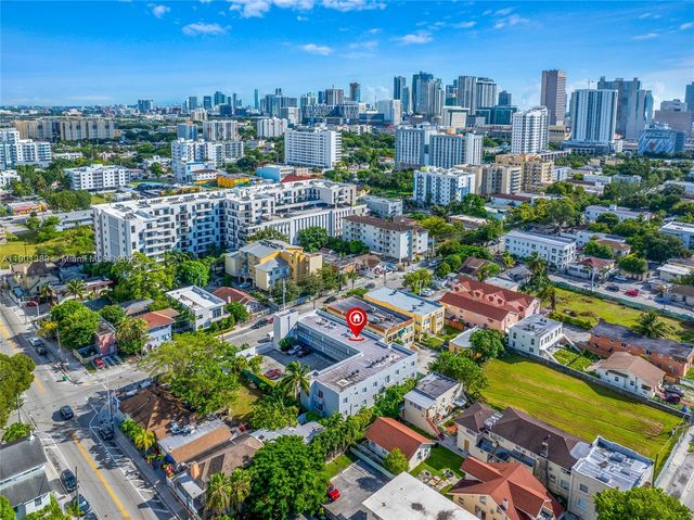 750 SW 2nd St, Miami, FL 33130