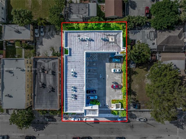 750 SW 2nd St, Miami, FL 33130