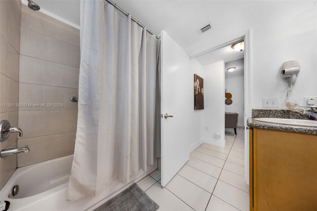 750 SW 2nd St, Miami, FL 33130