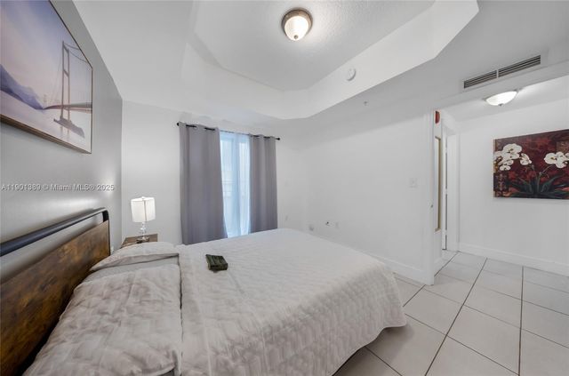 750 SW 2nd St, Miami, FL 33130