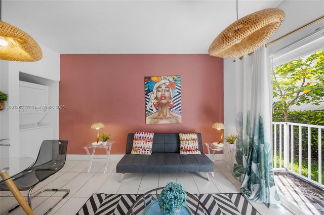 750 SW 2nd St, Miami, FL 33130