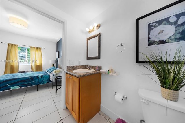 750 SW 2nd St, Miami, FL 33130