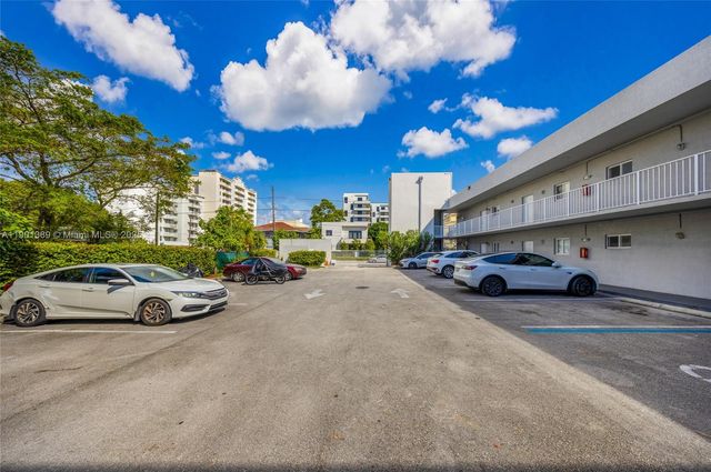 750 SW 2nd St, Miami, FL 33130