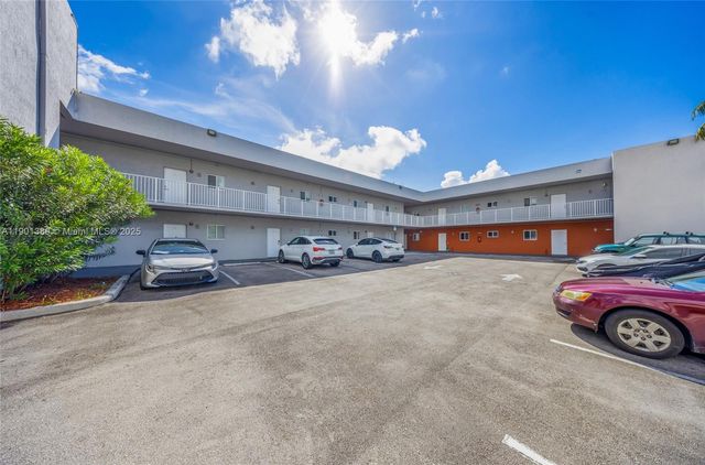 750 SW 2nd St, Miami, FL 33130