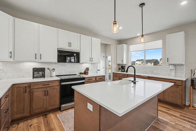 936 Pondside Lane, South Lebanon, OH 45152