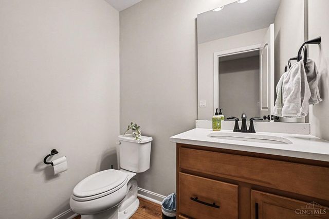 936 Pondside Lane, South Lebanon, OH 45152