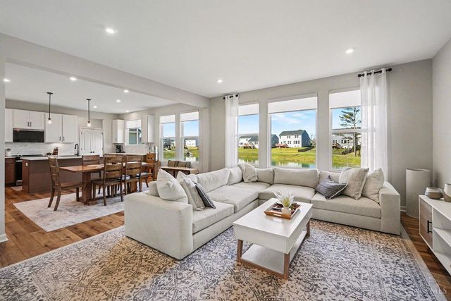 936 Pondside Lane, South Lebanon, OH 45152