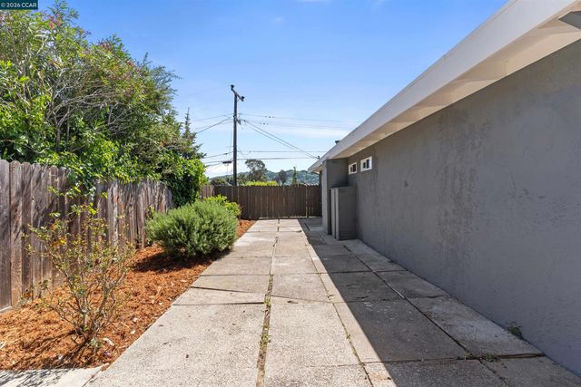 4661 Driftwood Ct, El Sobrante, CA 94803