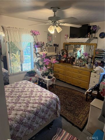 290 E Woodbury Rd, Altadena, CA 91001