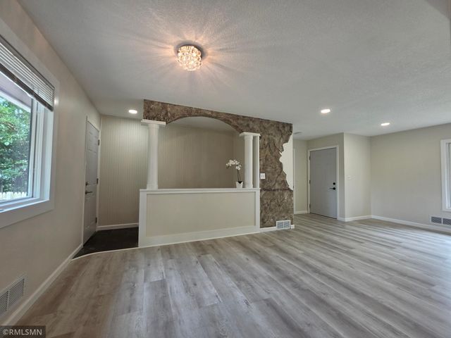 1306 Woodhill Road, Burnsville, MN 55337