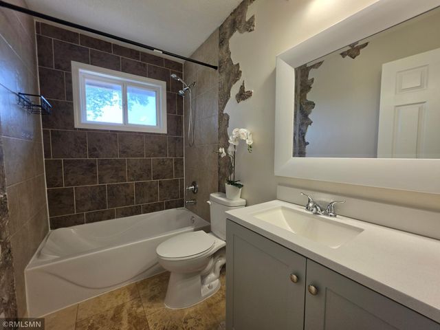 1306 Woodhill Road, Burnsville, MN 55337