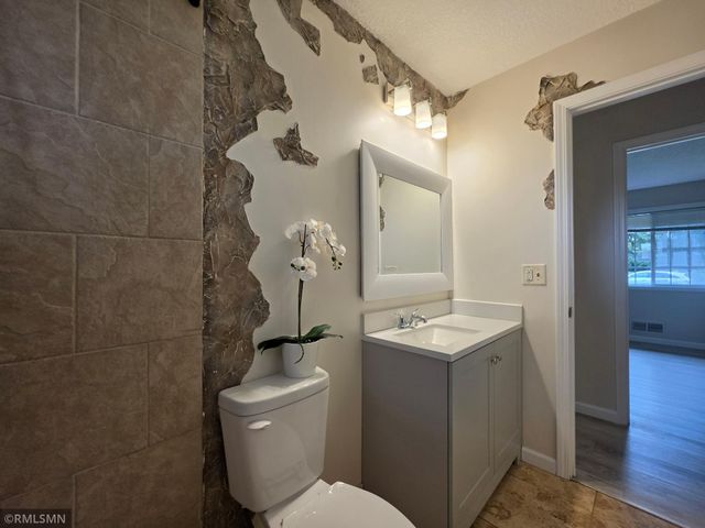 1306 Woodhill Road, Burnsville, MN 55337