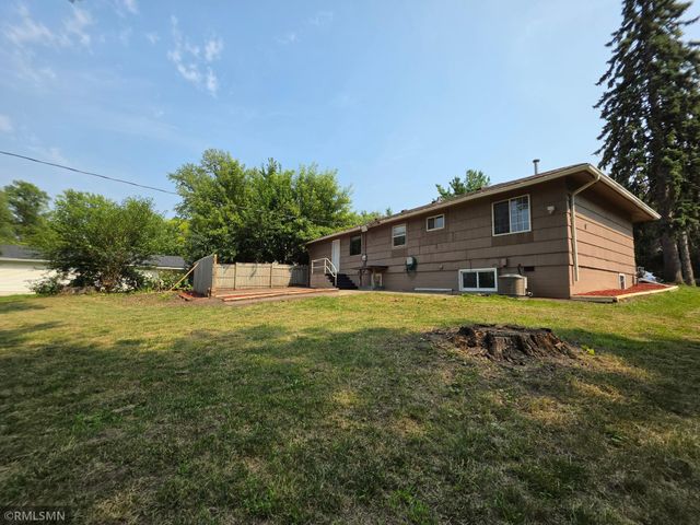 1306 Woodhill Road, Burnsville, MN 55337