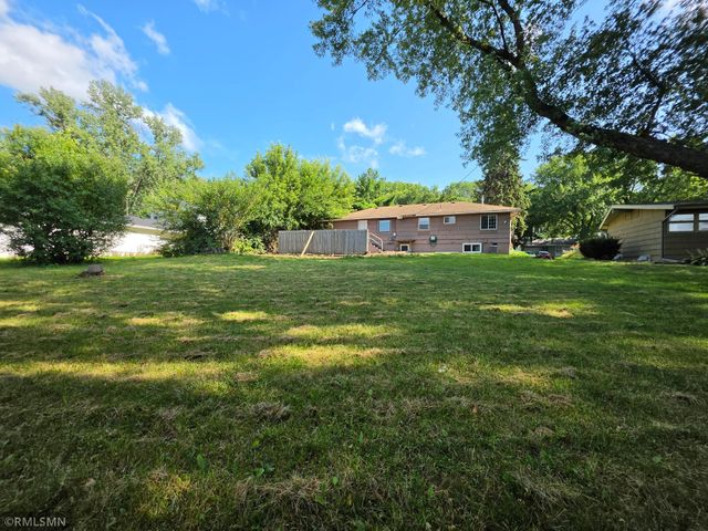 1306 Woodhill Road, Burnsville, MN 55337