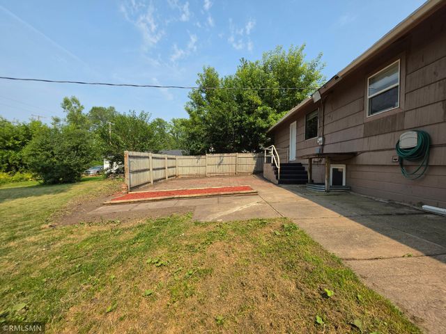 1306 Woodhill Road, Burnsville, MN 55337
