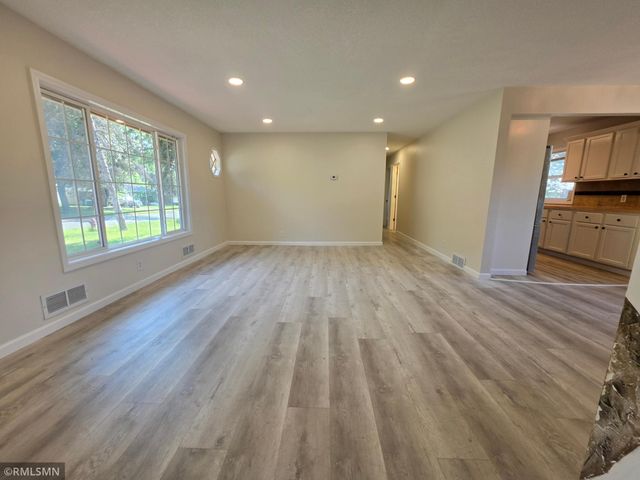 1306 Woodhill Road, Burnsville, MN 55337