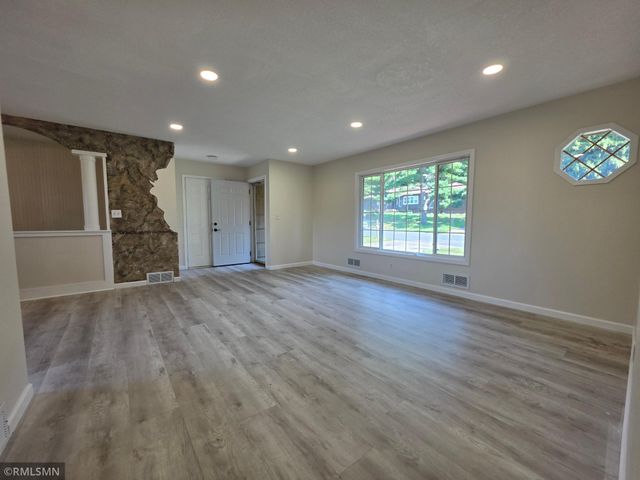 1306 Woodhill Road, Burnsville, MN 55337
