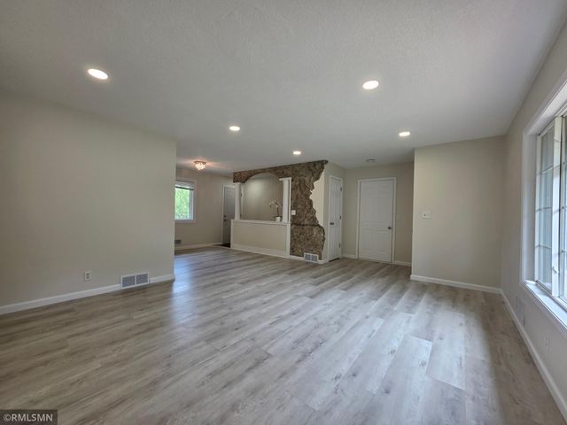 1306 Woodhill Road, Burnsville, MN 55337