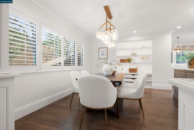 330 Twin Peaks Ln, Alamo, CA 94507