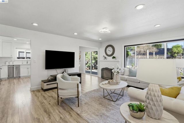 4972 Minas Dr, San Jose, CA 95136