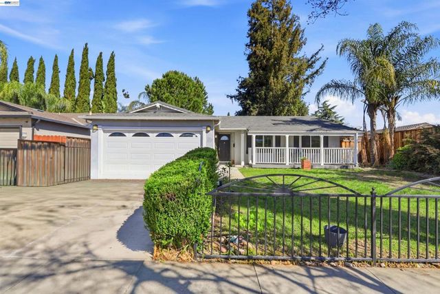 4972 Minas Dr, San Jose, CA 95136