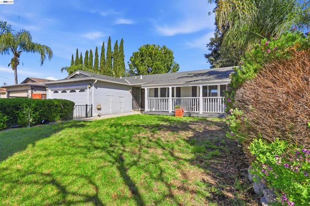 4972 Minas Dr, San Jose, CA 95136