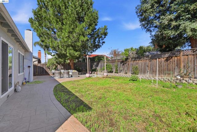 4972 Minas Dr, San Jose, CA 95136