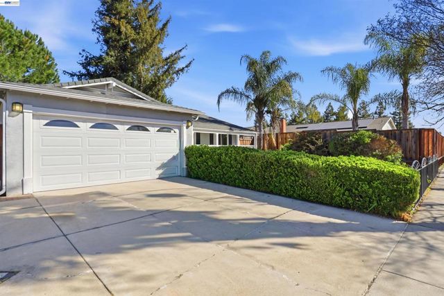 4972 Minas Dr, San Jose, CA 95136