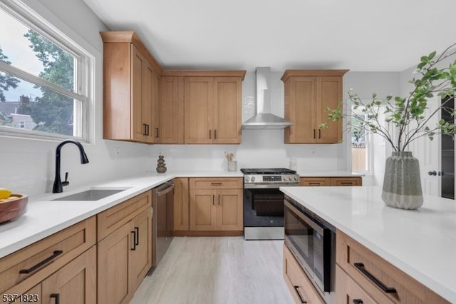 85 Hollywood Ave, East Orange City, NJ 07018