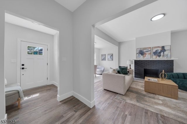 85 Hollywood Ave, East Orange City, NJ 07018