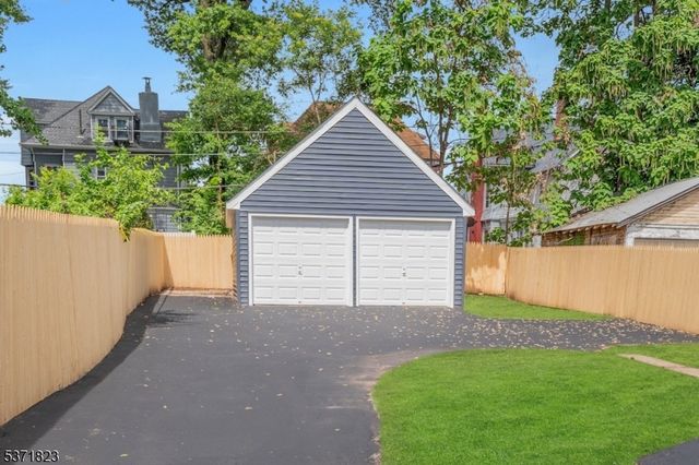 85 Hollywood Ave, East Orange City, NJ 07018