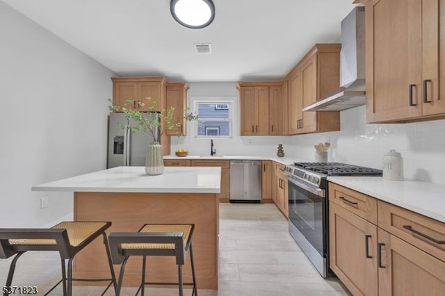 85 Hollywood Ave, East Orange City, NJ 07018