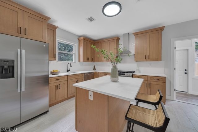85 Hollywood Ave, East Orange City, NJ 07018