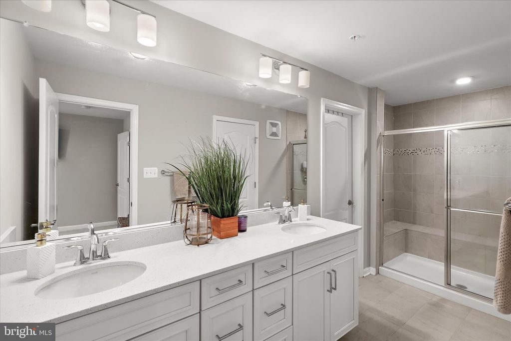 Image 13 of property listing at 9455 JAMES MACGOWAN LN #429, Owings Mills, MD 21117