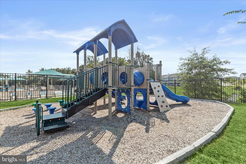 Image 36 of property listing at 9455 JAMES MACGOWAN LN #429, Owings Mills, MD 21117