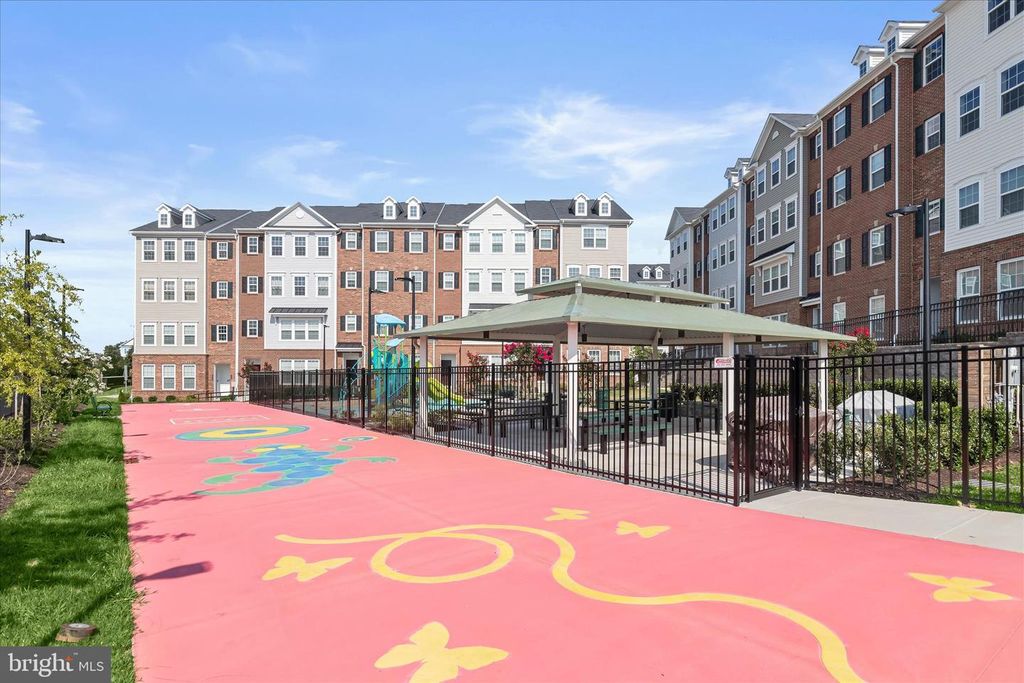 Image 38 of property listing at 9455 JAMES MACGOWAN LN #429, Owings Mills, MD 21117