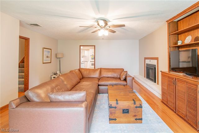 300 Tanglewood Trail, Wadsworth, OH 44281