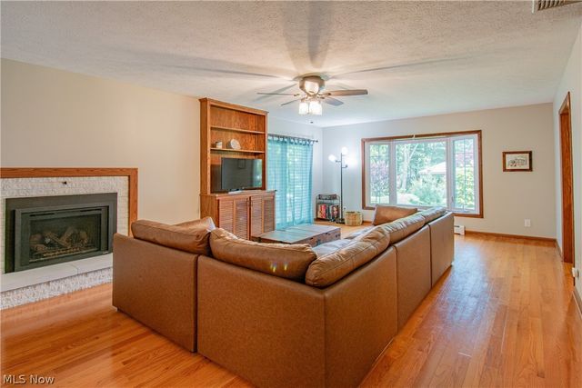 300 Tanglewood Trail, Wadsworth, OH 44281